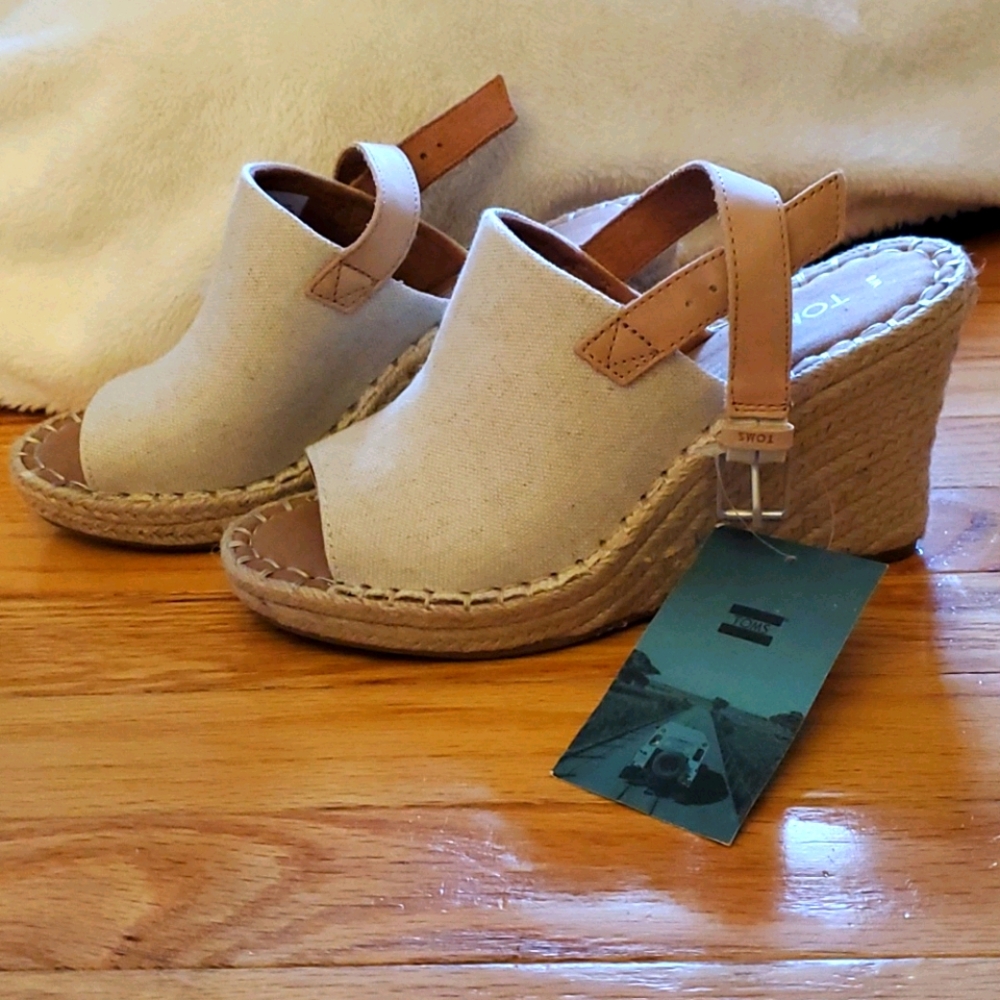 Tom's Monica Wedge heel
